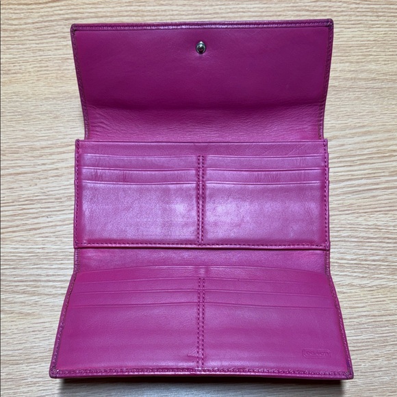Coach Signature Y2K C Hot Pink Wallet - Picture 4 of 9